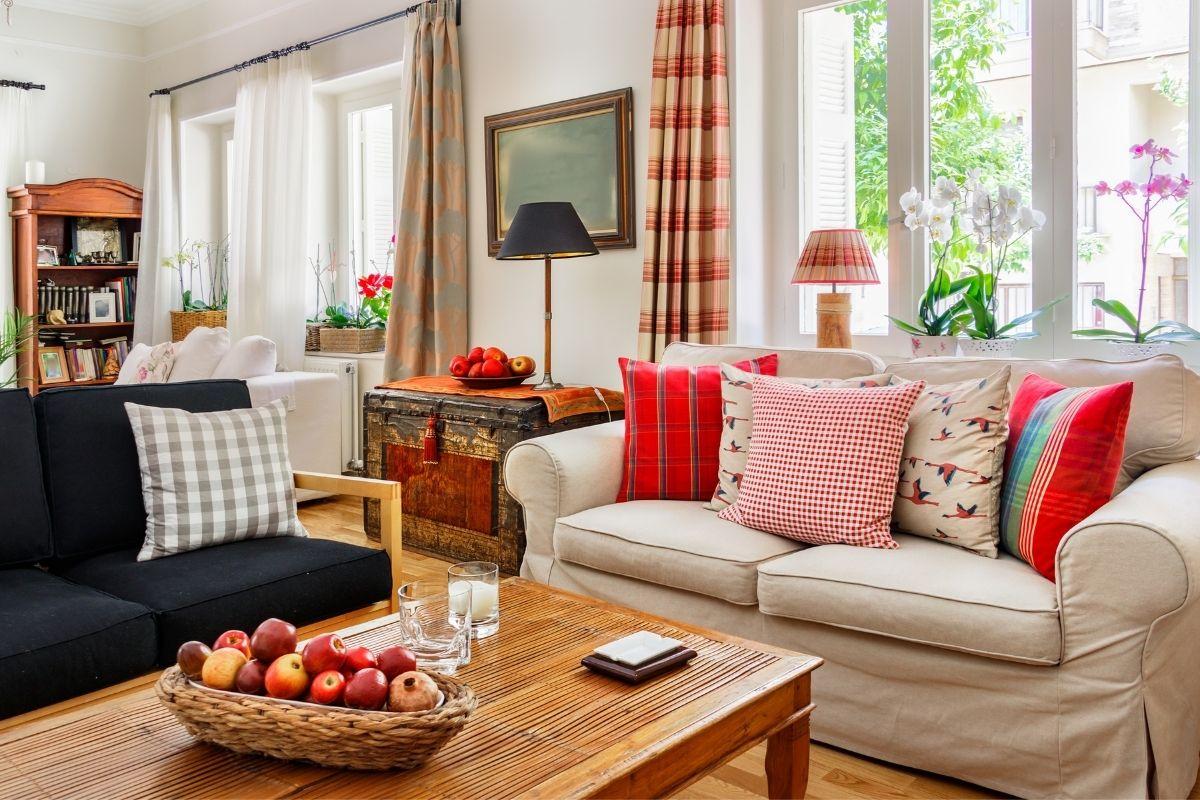 Gyönyörű, vidéki stílusú nappali