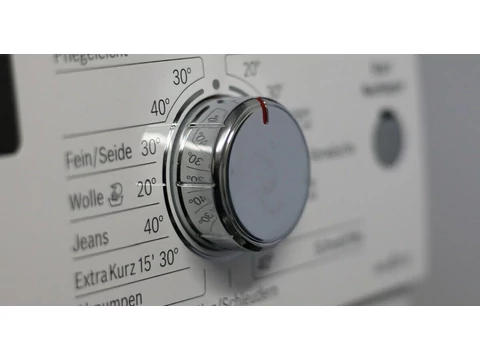 Hogyan teszi tönkre a mosógép a díszpárnákat – és hogyan tehet ellene?