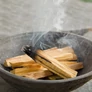 Kép 2/3 - 50g Green Tree Palo Santo Pálcikák 5-8 pálcika
