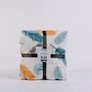 Kép 2/3 - Tollak Feathers mintás pléd becsomagolva